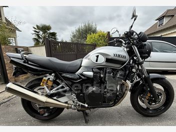 YAMAHA XJR 1300