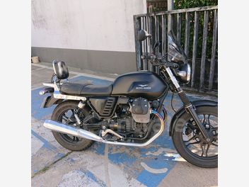 MOTO GUZZI V7 (2) 750 STONE