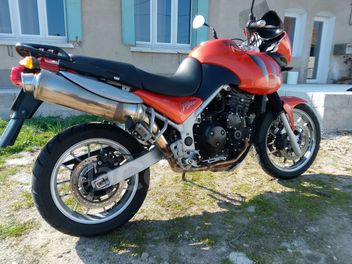 TRIUMPH SPRINT 955 ST