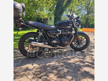 TRIUMPH STREET TWIN 900
