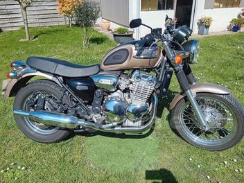 TRIUMPH THUNDERBIRD 900