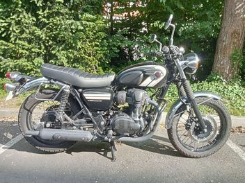 KAWASAKI W 800