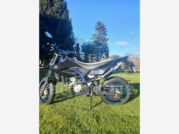 YAMAHA YZF R125 125