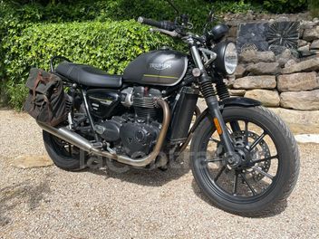 TRIUMPH STREET TWIN 900