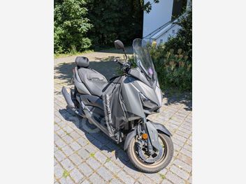 YAMAHA X-MAX 125