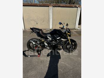 SUZUKI GSR 750