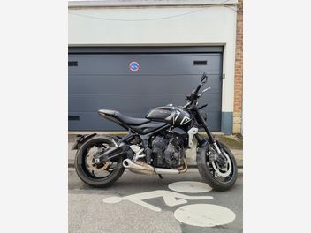 TRIUMPH TRIDENT 660