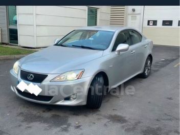 LEXUS 