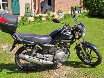 YAMAHA YBR 125 CUSTOM