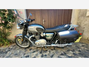 TRIUMPH BONNEVILLE 1200 T120