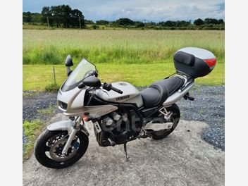 YAMAHA FZS 600 FAZER S