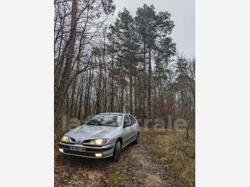 RENAULT 