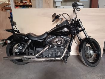 HARLEY DAVIDSON DYNA STREET BOB 1584 NOIR