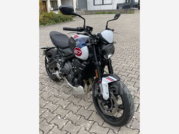 TRIUMPH STREET TRIPLE 660 TRIDENT