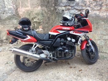 YAMAHA FZS 600 FAZER