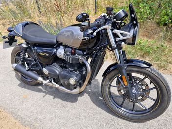 TRIUMPH STREET CUP 900