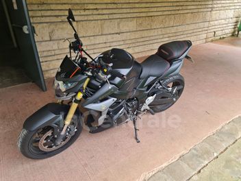 SUZUKI GSR 750