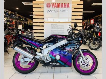 YAMAHA FZR 600