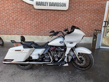 HARLEY DAVIDSON TOURING ROAD GLIDE 1923