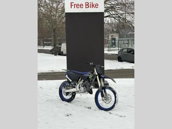 YAMAHA YZ 125 MONSTER ENERGY