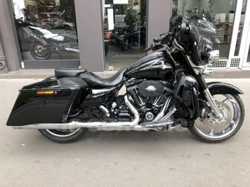 HARLEY DAVIDSON TOURING STREET GLIDE 1800 CVO