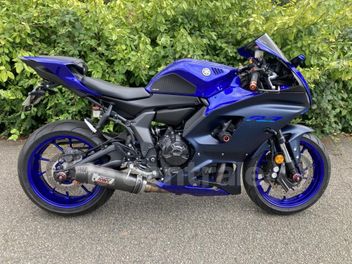 YAMAHA YZF R7 700