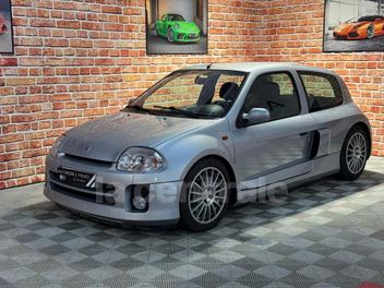 RENAULT CLIO 2 V6 RS II V6 24S 230 RS 3P