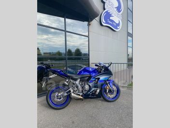 YAMAHA YZF R7 700