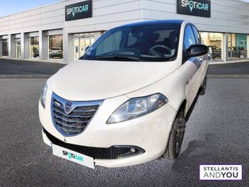 LANCIA YPSILON 3 III 0.9 TWINAIR 85 STOP&START BLACK & RED 5P