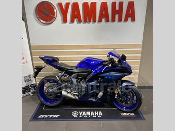 YAMAHA YZF R7 700