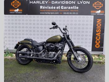 HARLEY DAVIDSON SOFTAIL STREET BOB 1745