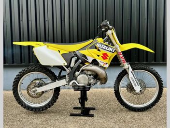 SUZUKI RM 250