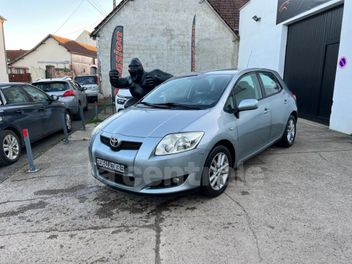 TOYOTA AURIS 126 D-4D LINEA TERRA 5P