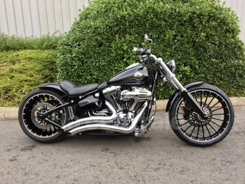 HARLEY DAVIDSON SOFTAIL BREAKOUT 1690