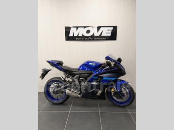 YAMAHA YZF R7 700