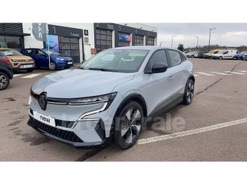 RENAULT MEGANE 5 V E-TECH EV40 130 STANDARD CHARGE EQUILIBRE 40 KWH