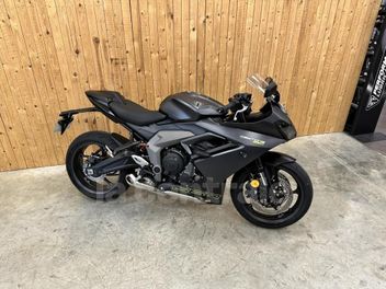 TRIUMPH DAYTONA 660