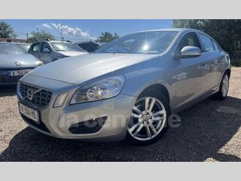 VOLVO S60 (2E GENERATION) II D3 163 SUMMUM GEARTRONIC