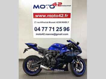YAMAHA YZF R7 700