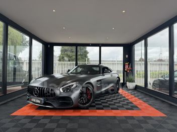 MERCEDES-AMG 