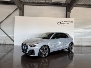AUDI 