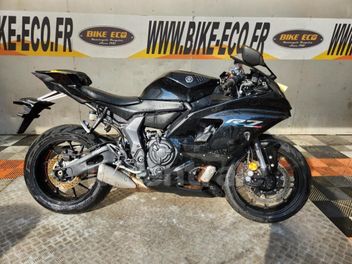 YAMAHA YZF R7 700