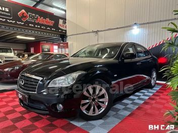 INFINITI 