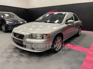 VOLVO S60 (2) 2.4 D 126 SPORT