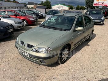 RENAULT 