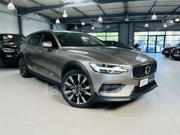 VOLVO V60 (2E GENERATION) CROSS COUNTRY D4 AWD 190 GEARTRONIC 8 PRO