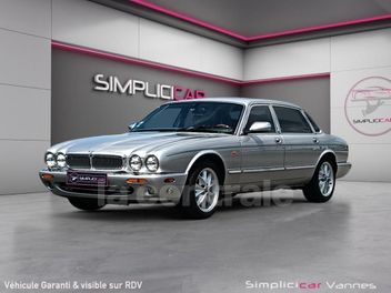 JAGUAR DAIMLER (2) 4.0 V8 SUPER BVA