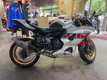 YAMAHA YZF R7 700