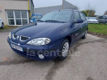 RENAULT 