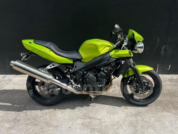 TRIUMPH SPEED FOUR 600